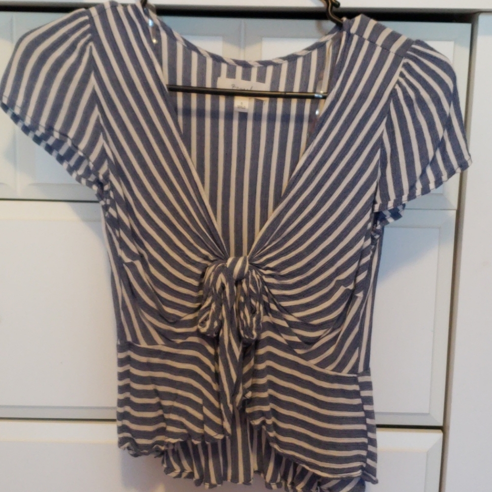Tie crop top